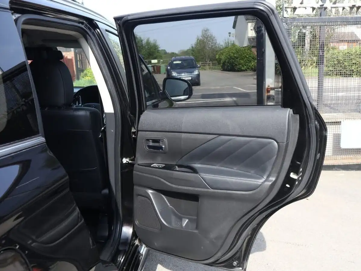 2018-mitsubishi-outlander-20-4hs-phev-5st-big-33