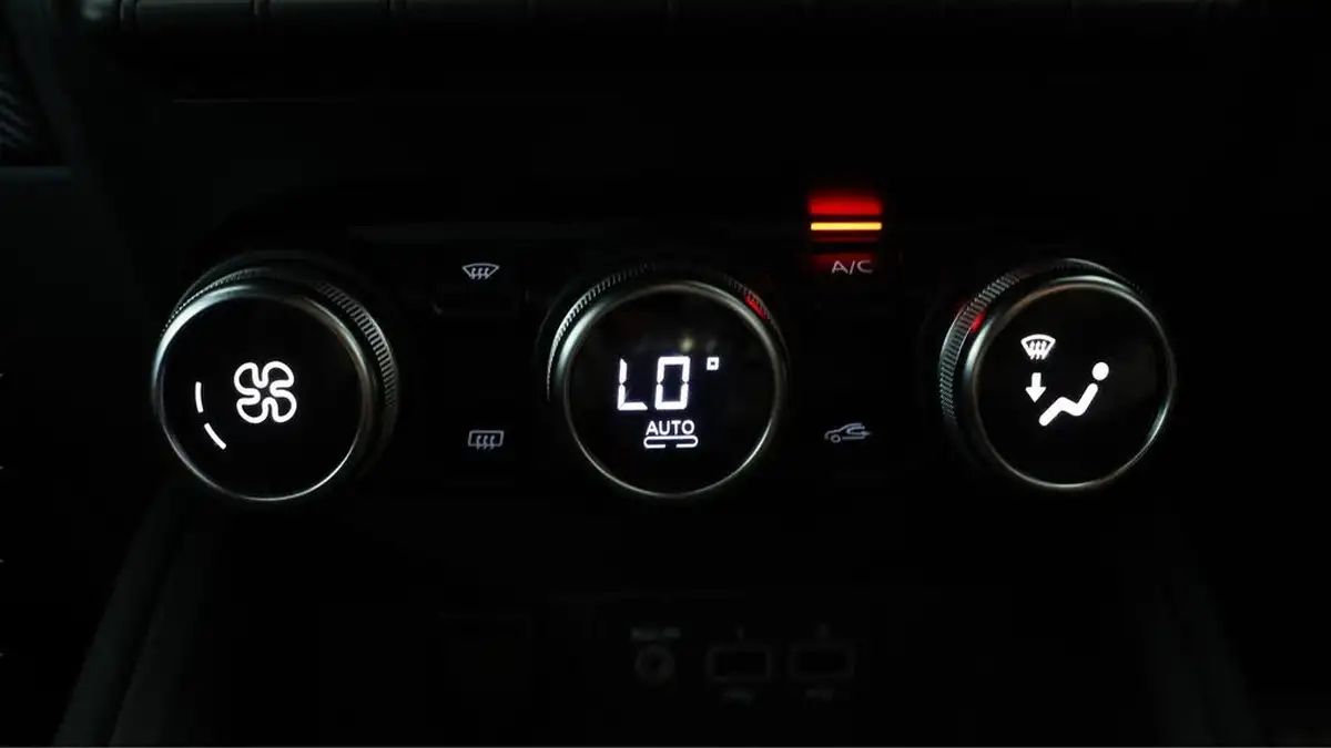 2021-renault-clio-10-tce-rs-line-100bhp-big-12