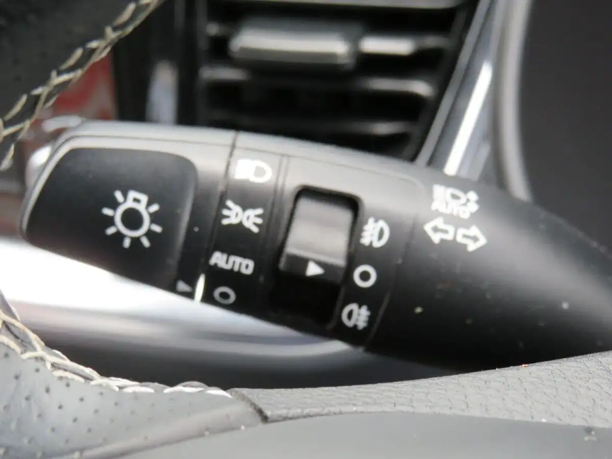 2022-kia-stonic-10-t-gdi-connect-big-23