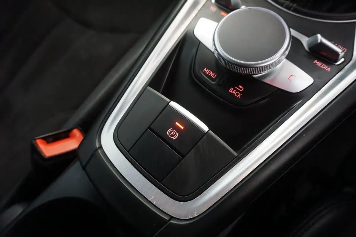 2016-audi-tt-coupe-20-tfsi-s-line-big-33