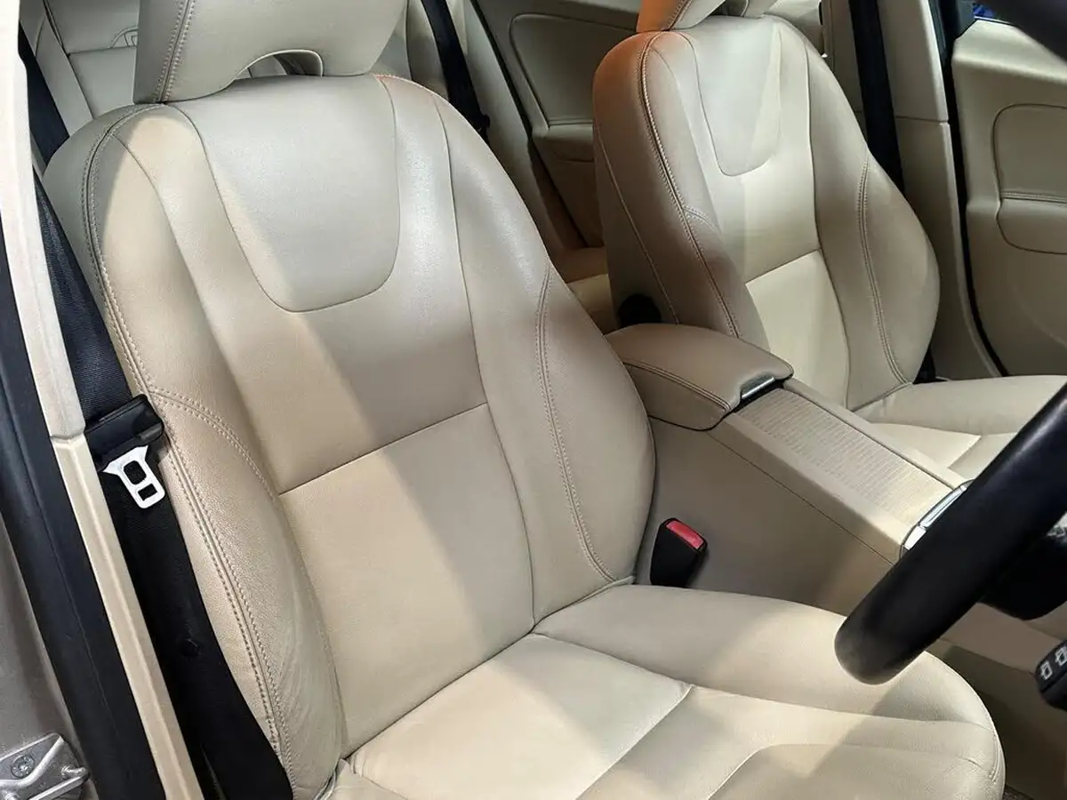 2014-volvo-v60-16td-d2-se-lux-big-17