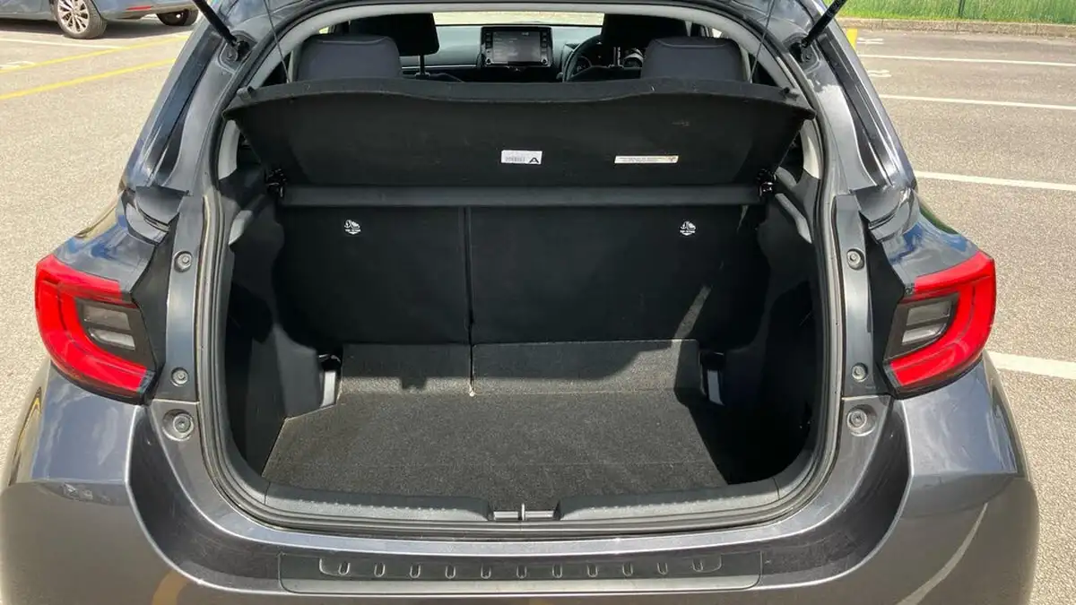 2023-toyota-yaris-15-vvt-i-design-big-13