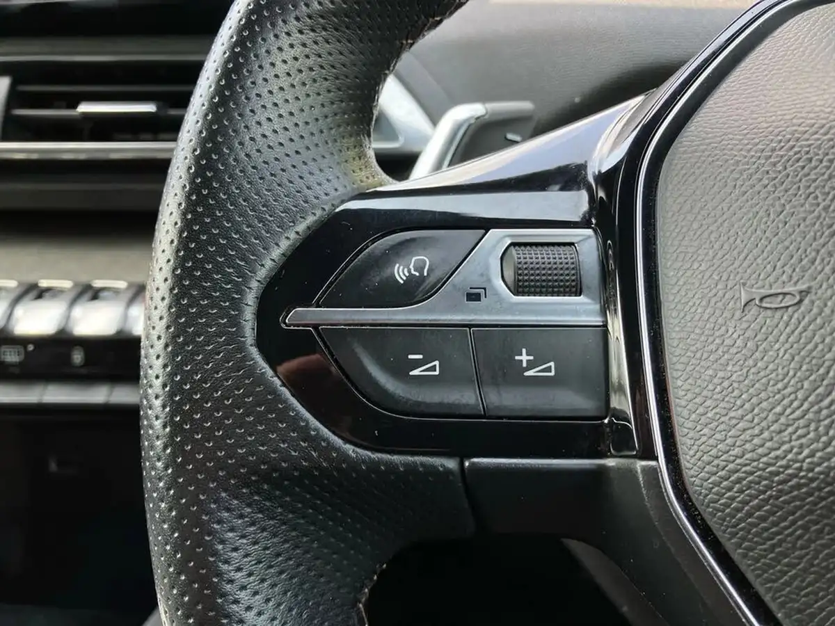 2021-peugeot-3008-suv-12-puretech-gt-eat8-big-18