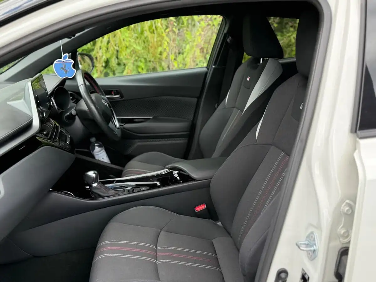 2021-toyota-c-hr-18-vvt-i-gr-sport-big-20