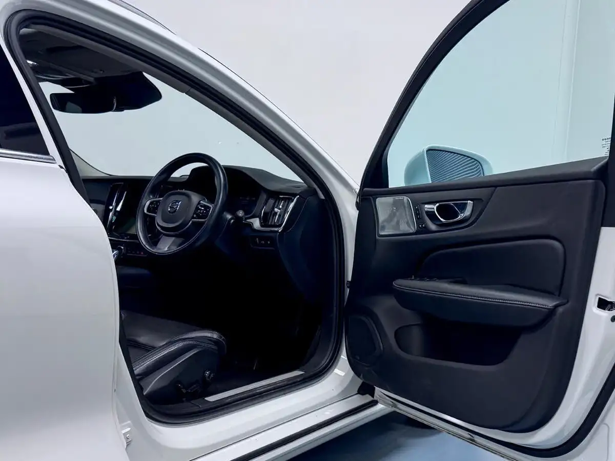 2021-volvo-v60-20-t6-inscription-350bhp-plug-in-hybrid-big-16