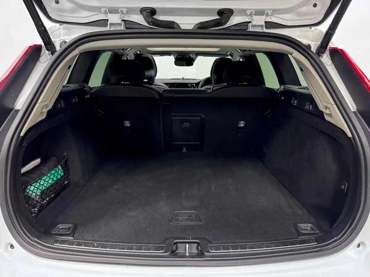 2021-volvo-v60-20-t6-inscription-350bhp-plug-in-hybrid-big-12