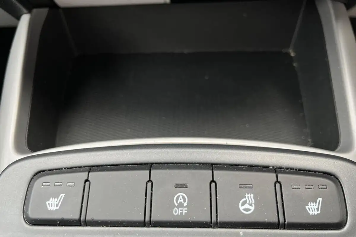 2021-hyundai-i10-10-premium-big-11