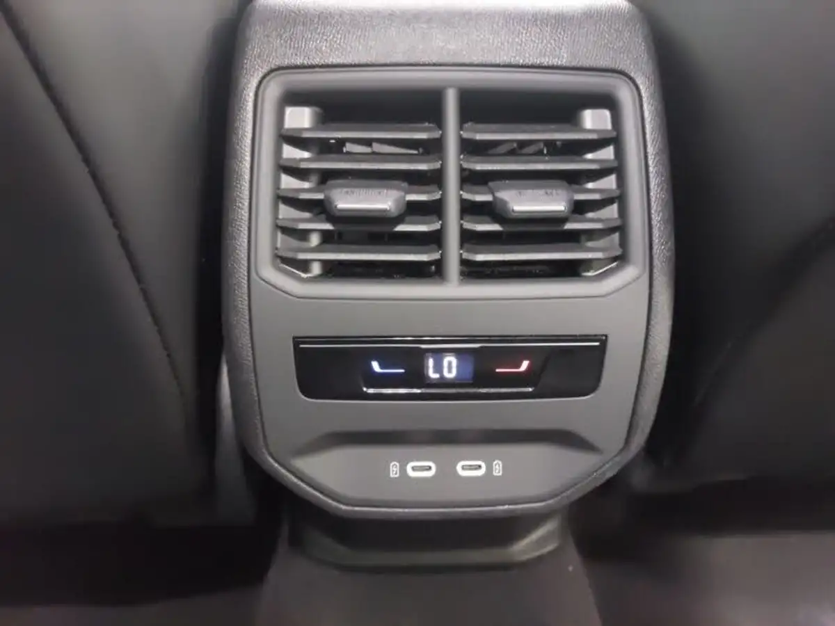 2024-seat-leon-15-etsi-fr-150ps-estate-big-17