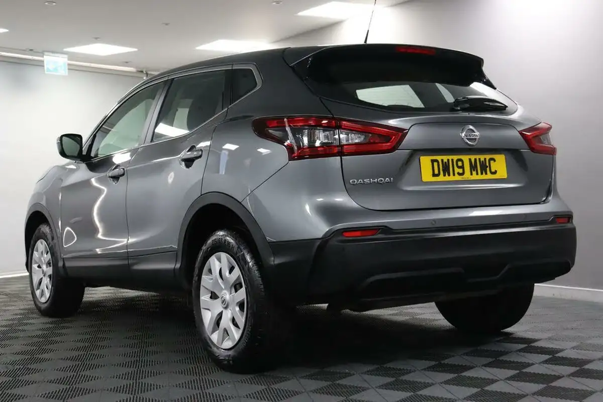2018-nissan-qashqai-13-dig-t-visia-big-21