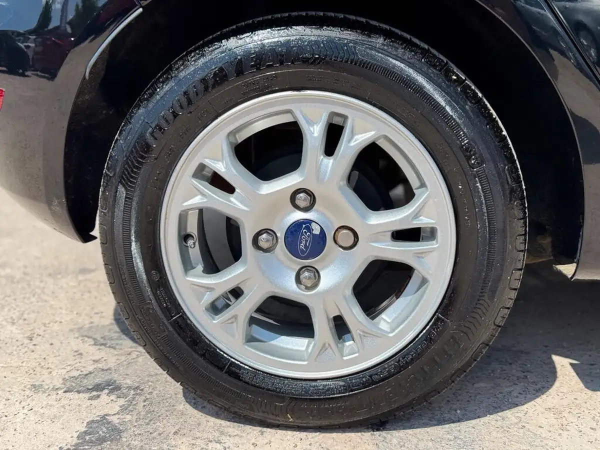 2016-ford-fiesta-15tdci-titanium-econetic-5d-big-48