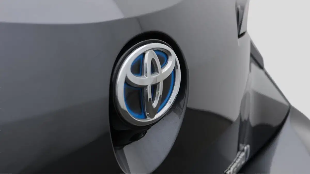 2023-toyota-corolla-18-vvt-i-icon-138bhp-hatchback-5d-big-21