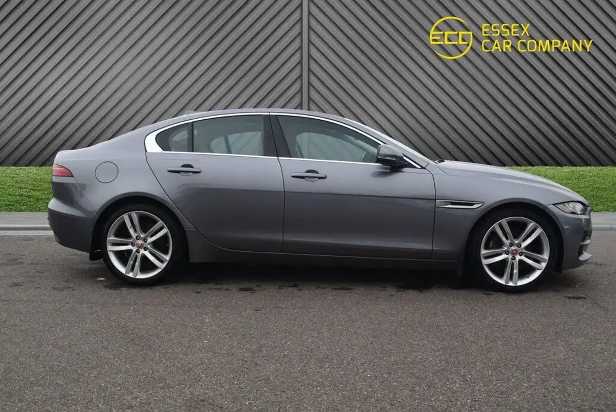 2019-jaguar-xe-20i-se-250ps-big-18