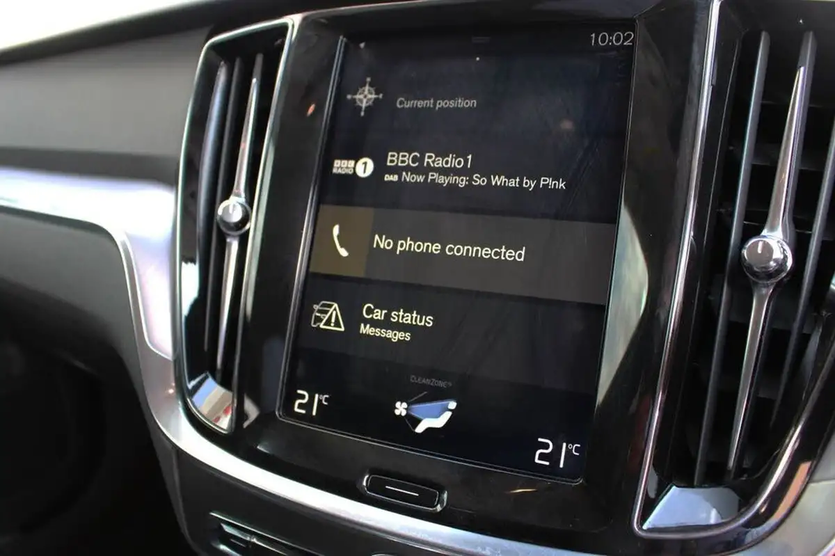 2018-volvo-v60-20td-d4-momentum-geartronic-big-11