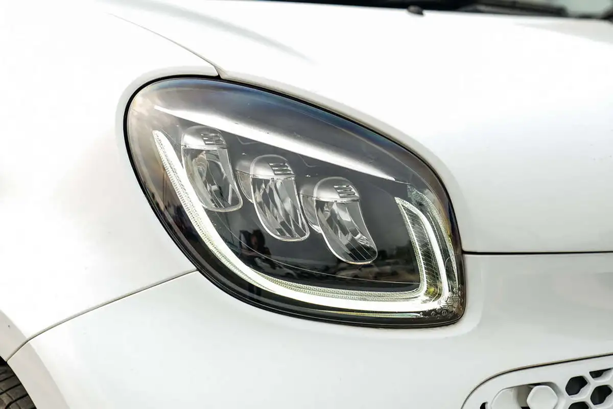 2022-smart-fortwo-eq-exclusive-coupe-big-2