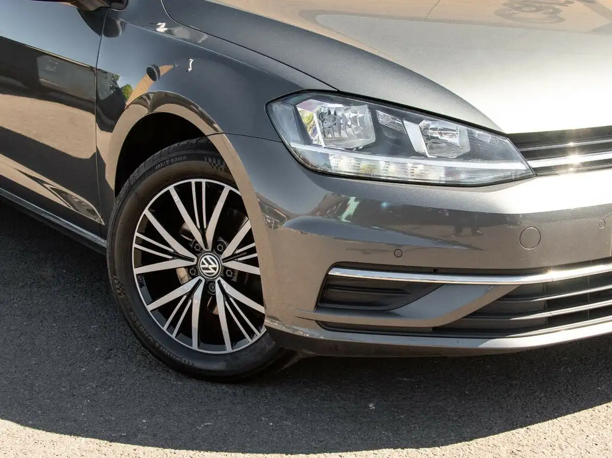 2018-volkswagen-golf-14-tsi-se-nav-estate-5d-dsg-big-10