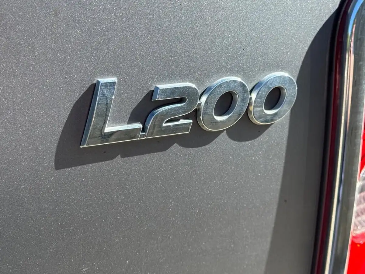 2017-mitsubishi-l200-24di-d-barbarian-178bhp-eu6-auto-big-35