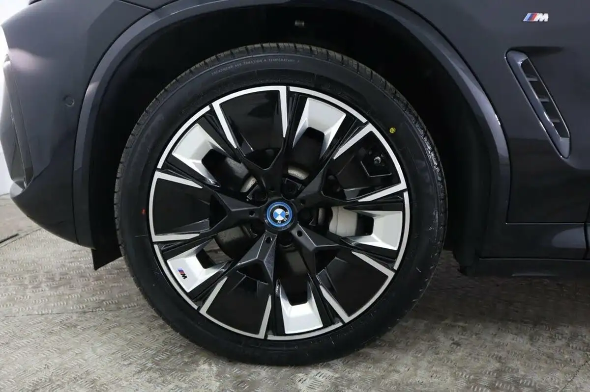 2022-bmw-ix3-e-m-sport-pro-big-37