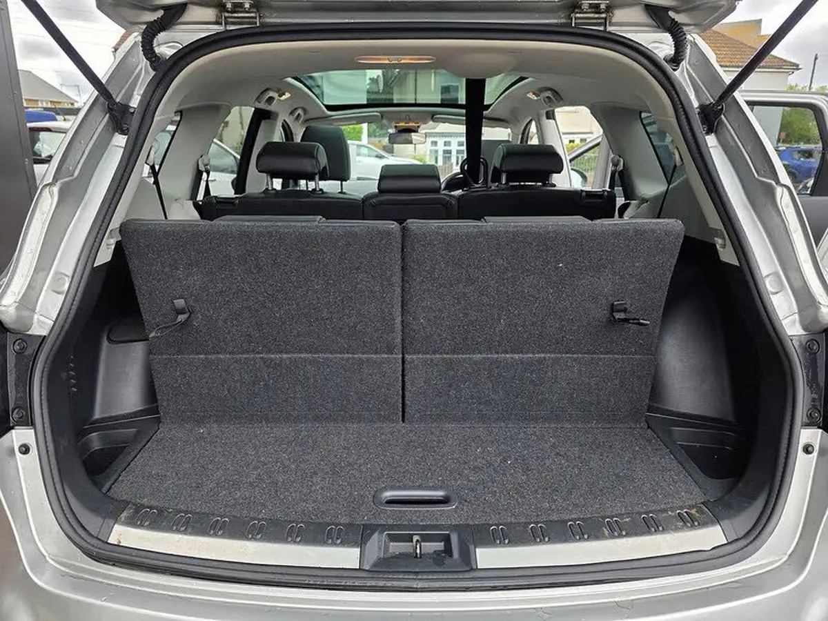 2013-nissan-qashqai2-15td-360-big-26