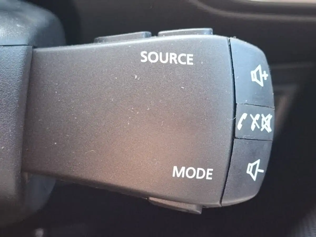 2022-dacia-sandero-10-tce-comfort-90bhp-big-16