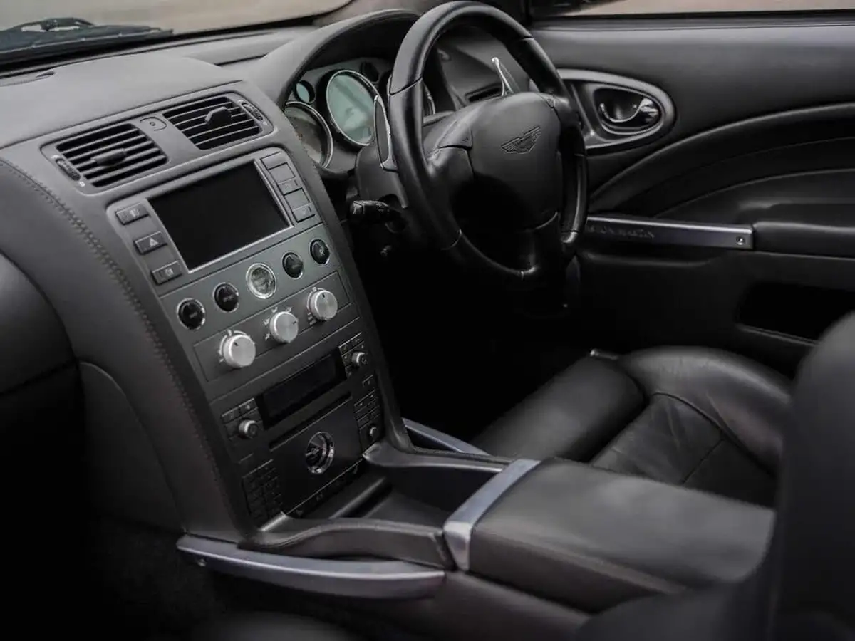 2006-aston-martin-vanquish-59-big-11