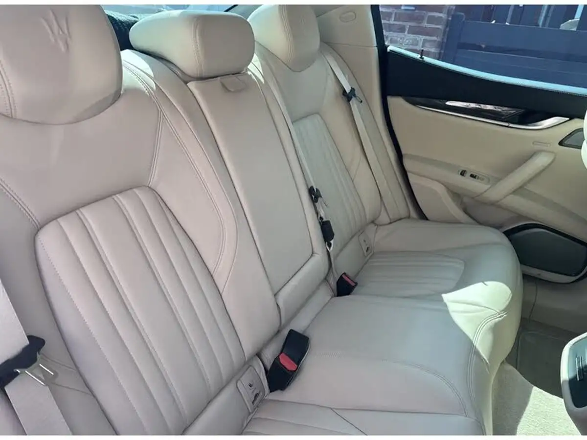 2015-maserati-ghibli-30td-big-6