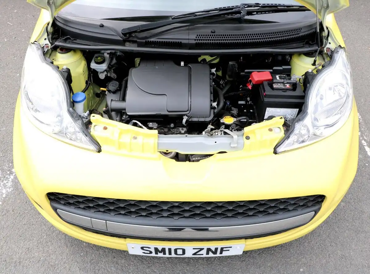 2010-peugeot-107-10-urban-5d-2-tronic-big-9