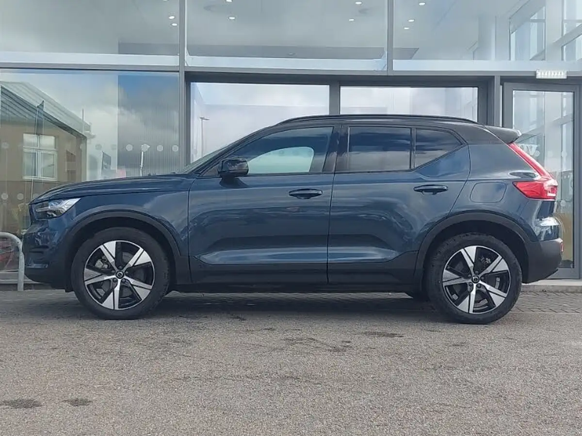 2022-volvo-xc40-e-recharge-plus-228bhp-big-3