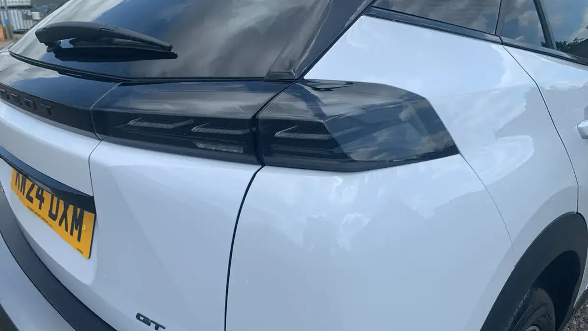 2024-peugeot-2008-suv-12-puretech-gt-130ps-eat8-big-44