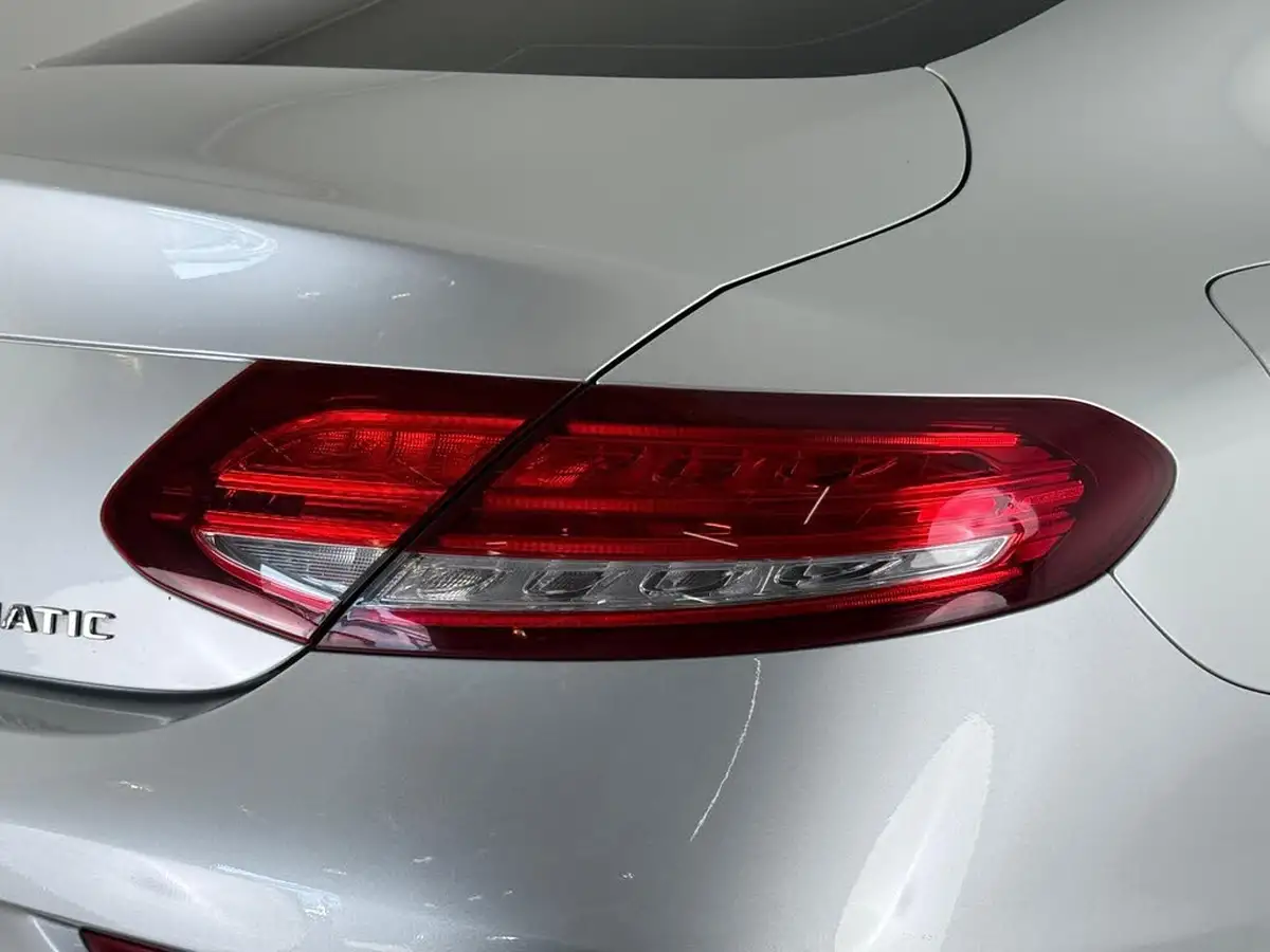 2018-mercedes-benz-c-class-21d-c250d-amg-line-premium-plusss-coupe-2d-4matic-big-9