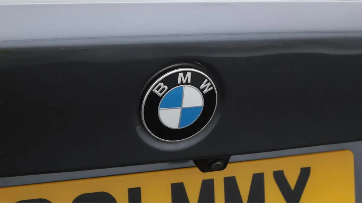 2021-bmw-3-series-20-330e-m-sport-tech-packpro-pack-saloon-4d-big-21