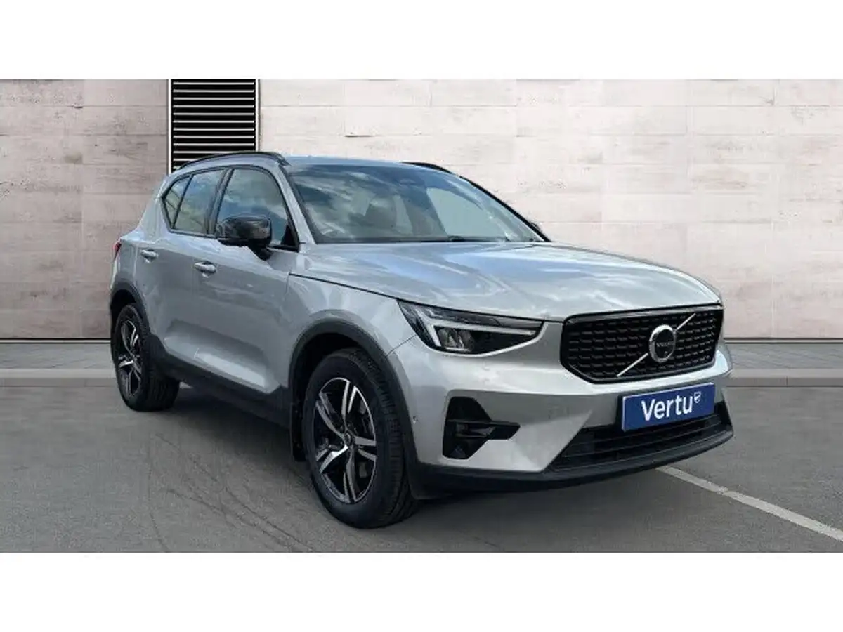 2023-volvo-xc40-20-b3-plus-big-0