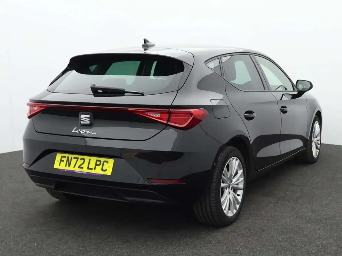 2022-seat-leon-big-5