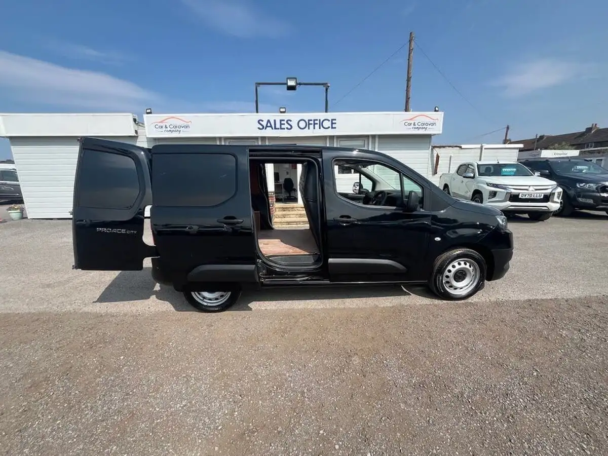 2022-toyota-proace-city-15d-active-big-10