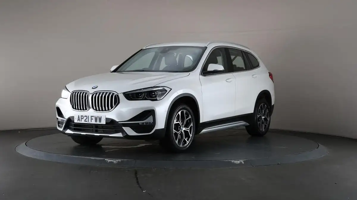 2021-bmw-x1-20td-sdrive18d-xline-big-45