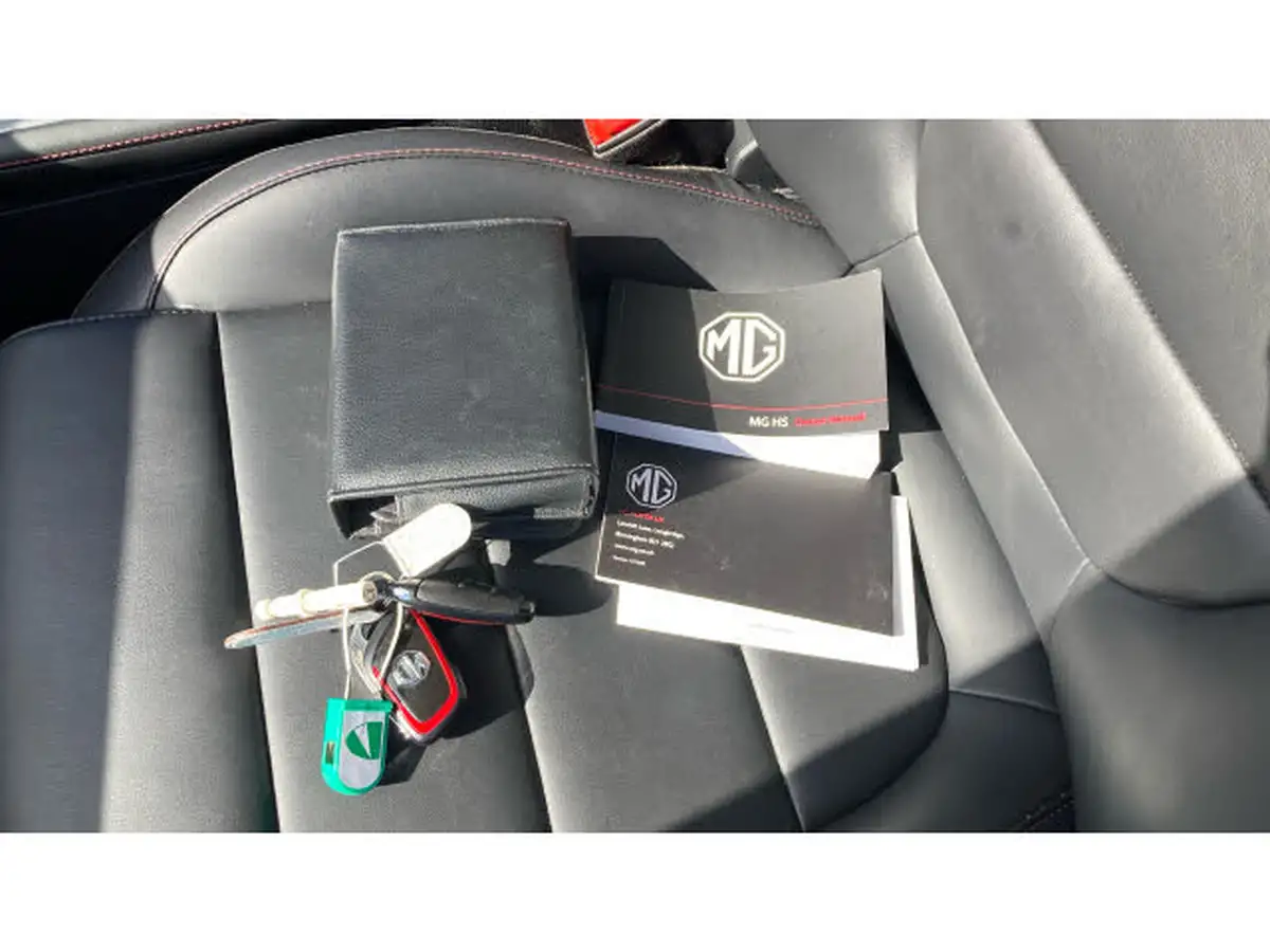 2024-mg-hs-15t-gdi-se-162ps-1490cc-big-18