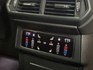 2019-lamborghini-urus-40-no-trim-small-41