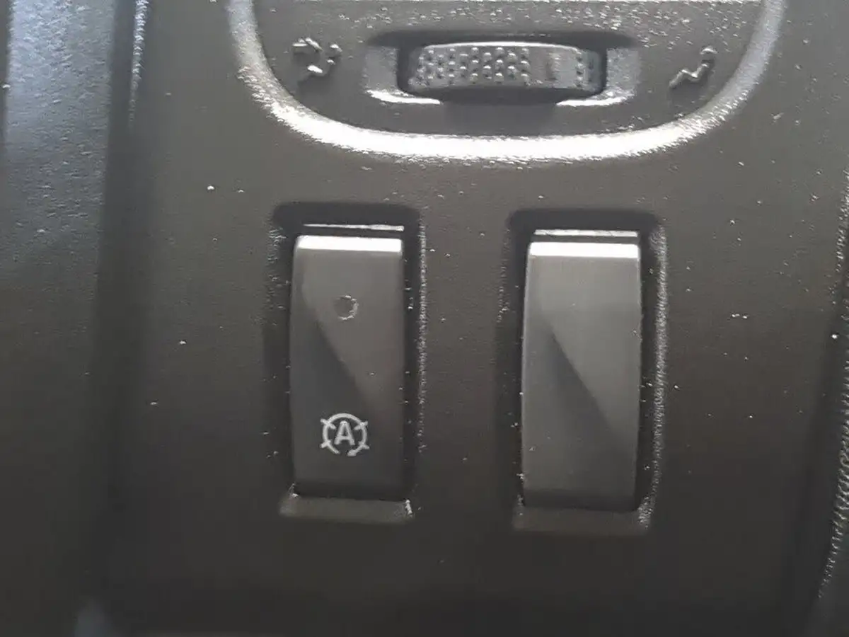 2021-renault-trafic-20dci-ll30-energy-120-business-panel-big-34