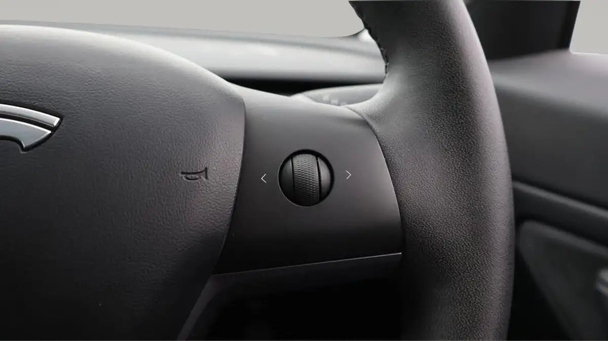 2020-tesla-model-3-e-standard-plus-big-31