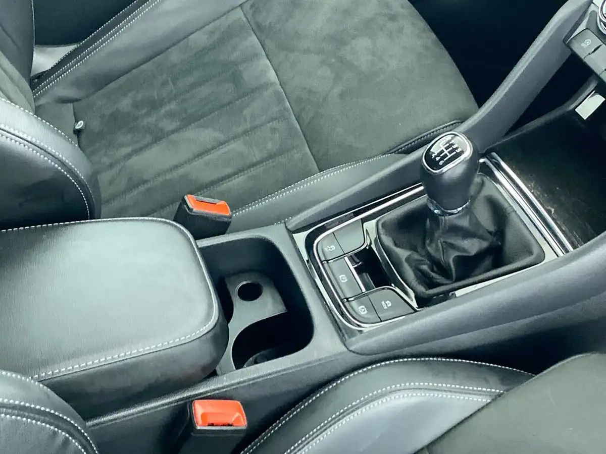 2023-skoda-karoq-15-tsi-se-l-big-22