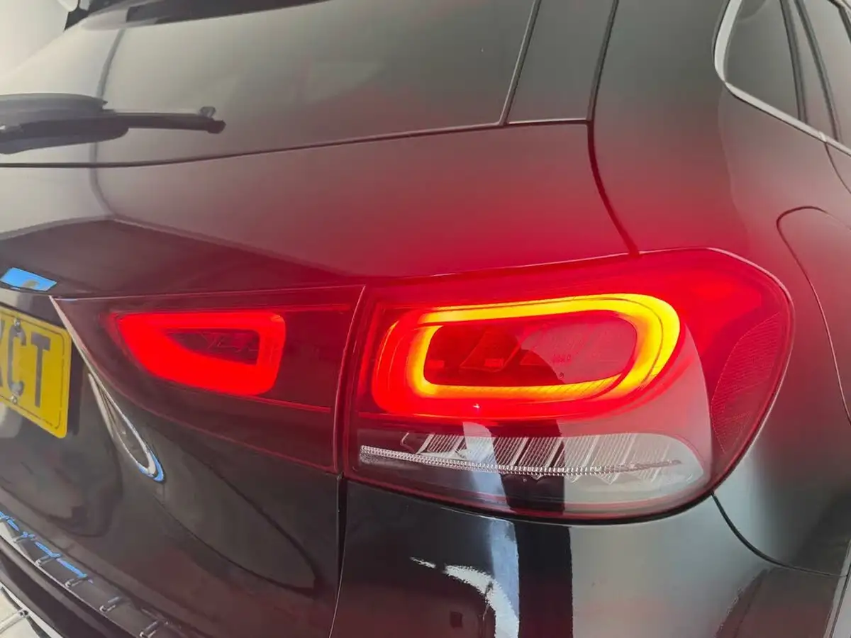 2022-mercedes-benz-gla-class-13-gla-250e-exclusive-edition-premium-big-32