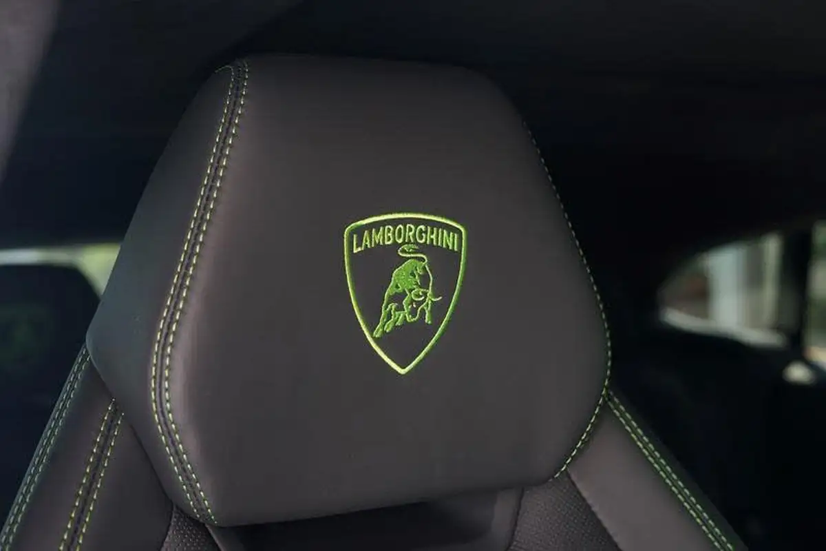 2023-lamborghini-urus-40-no-trim-big-5