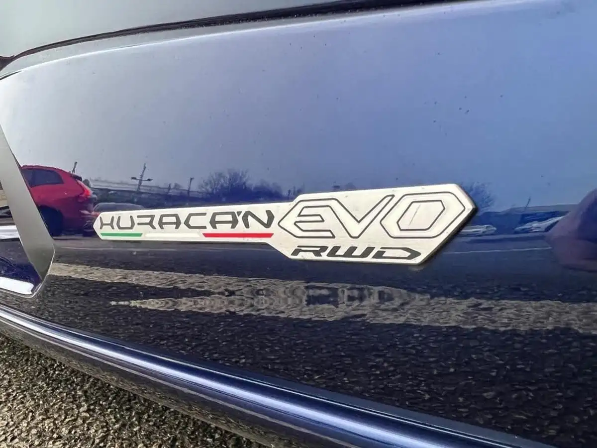 2021-lamborghini-huracan-big-39