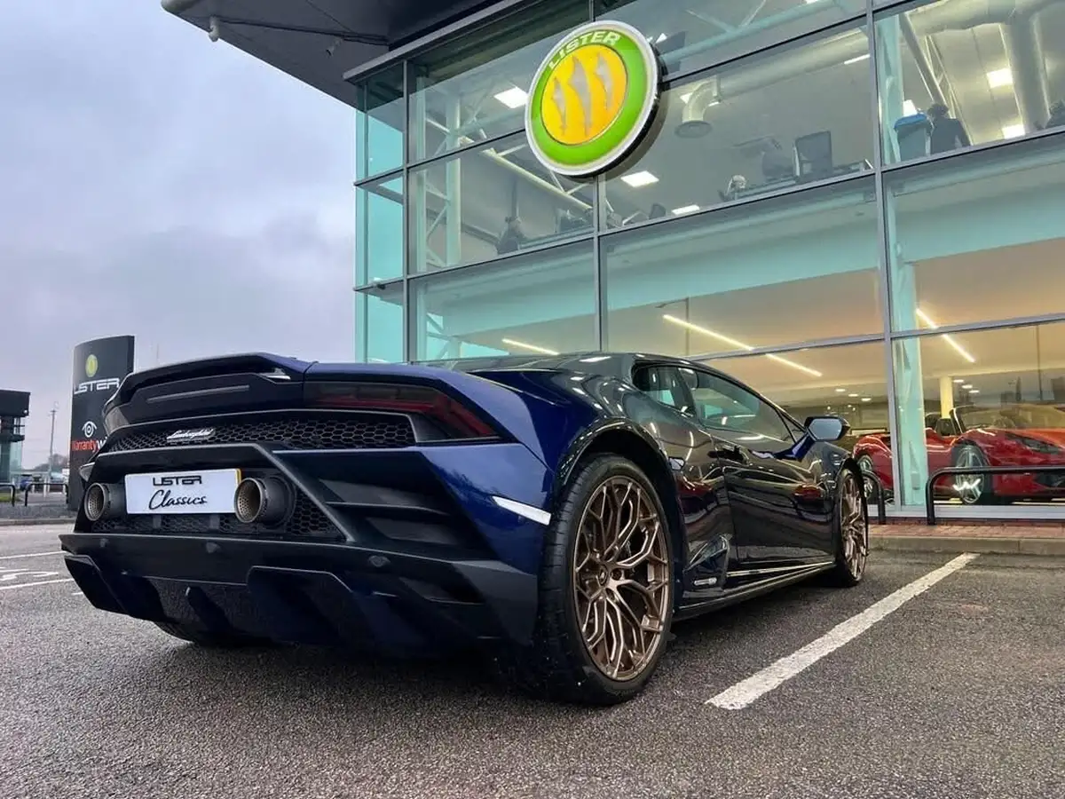 2021-lamborghini-huracan-big-11