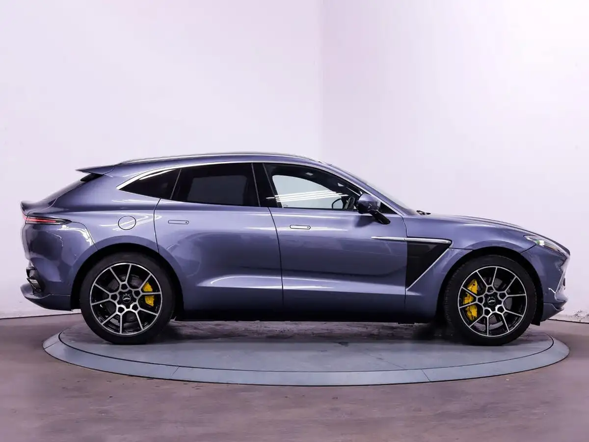 2021-aston-martin-dbx-40-v8-big-7