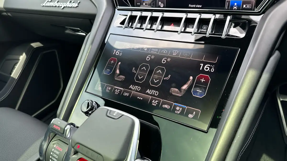 2024-lamborghini-urus-40-no-trim-big-16