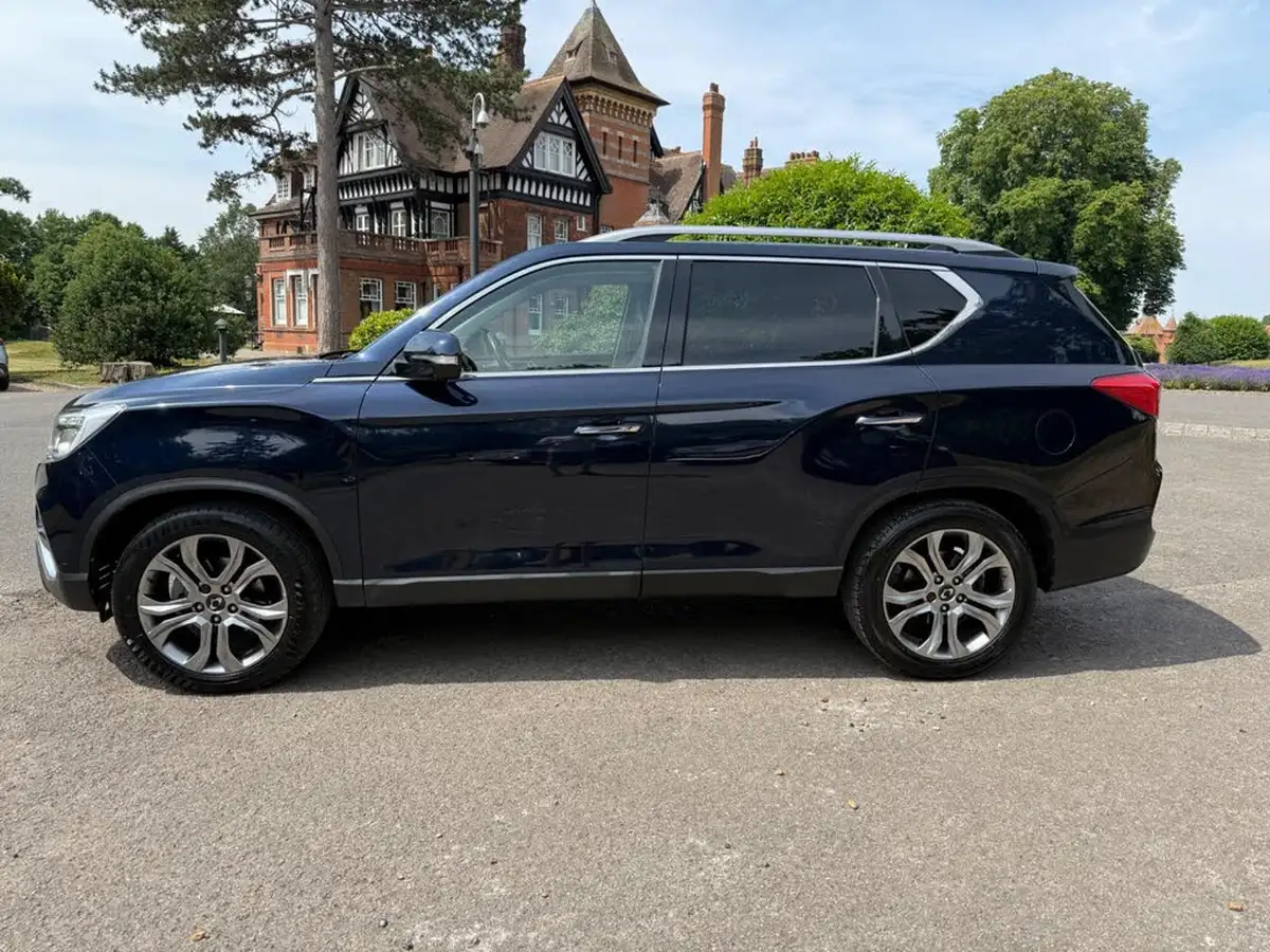 2018-kgm-ssangyong-rexton-22td-ultimate-big-6