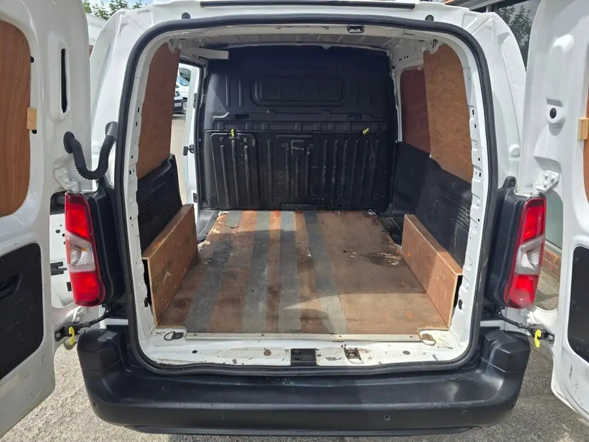 2019-peugeot-partner-15-bluehdi-1000-professional-100ps-eu6dt-panel-big-11