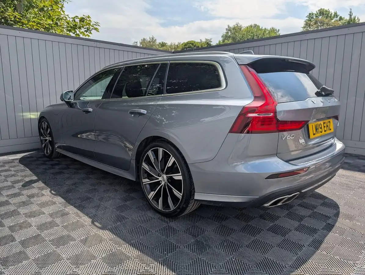 2019-volvo-v60-20td-d4-inscription-geartronic-big-48