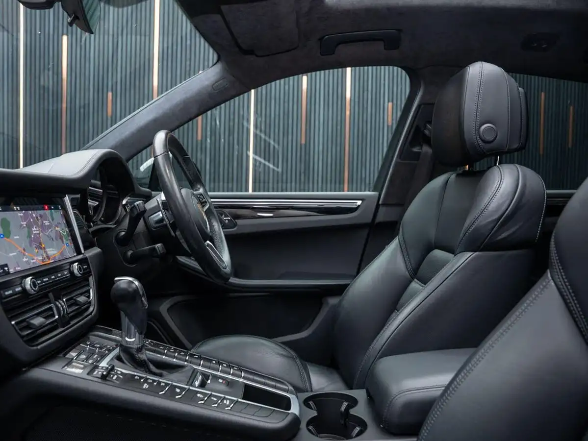 2020-porsche-macan-29-v6-turbo-big-40
