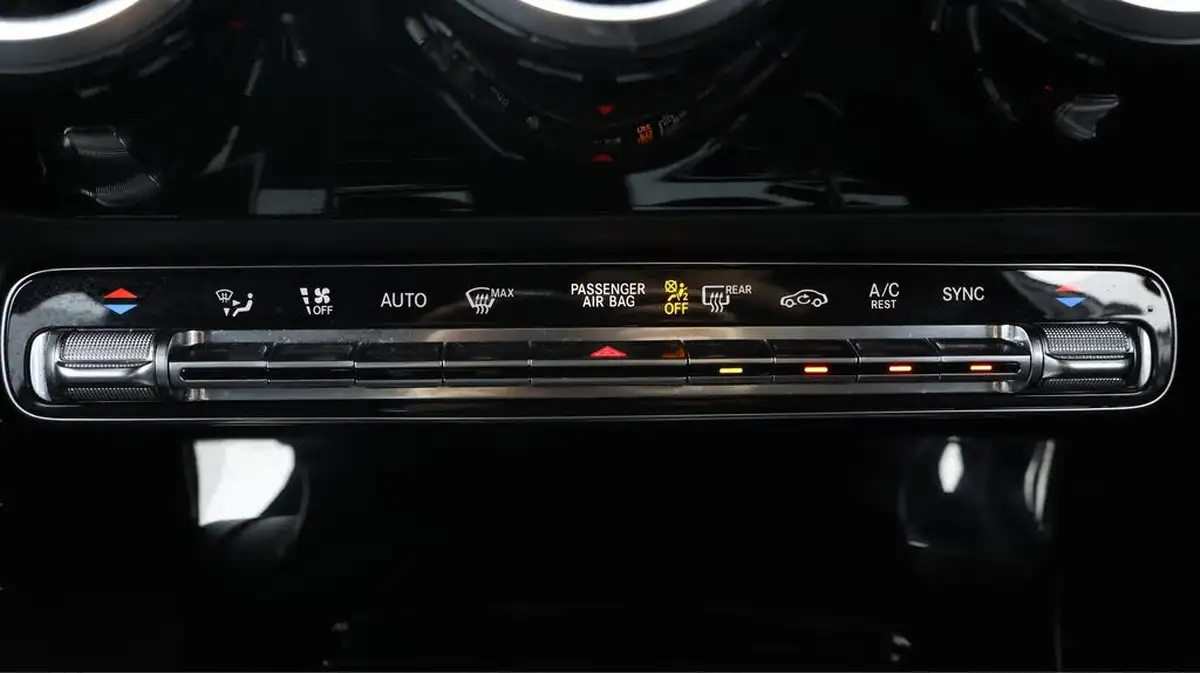 2019-mercedes-benz-a-class-20-a220-amg-line-hatchback-5d-big-12